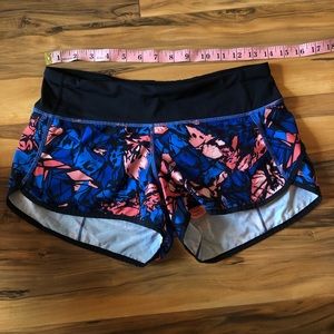 DISCONTINUED Mid rise Lululemon Speed Shorts!